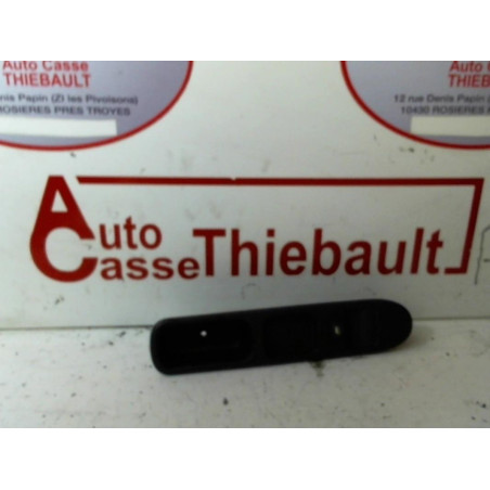 Interrupteur de leve vitre avant droit PEUGEOT 307 PHASE 1 d’occasion