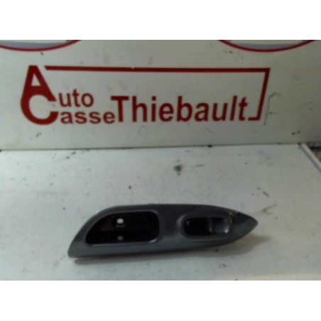 Interrupteur de leve vitre arriere gauche NISSAN JUKE PHASE 1 d’occasion