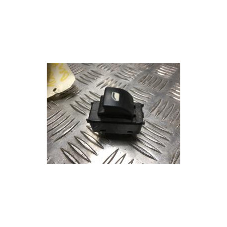Interrupteur de leve vitre avant droit CITROEN BERLINGO 2 PHASE 3 d’occasion
