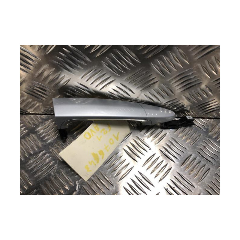 Poignee porte avant droit BMW SERIE 1 F21 PHASE 2 d’occasion