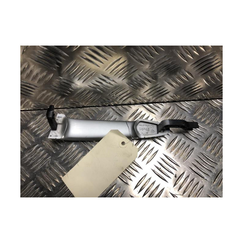 Poignee porte avant droit BMW SERIE 1 F21 PHASE 2 d’occasion