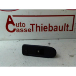 Interrupteur de leve vitre avant droit CITROEN C3 II PHASE 2 d’occasion