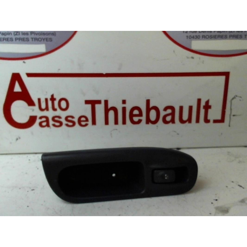 Interrupteur de leve vitre avant droit RENAULT SCENIC I PHASE 2 d’occasion