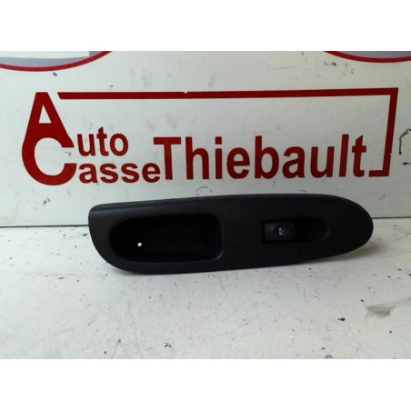 Interrupteur de leve vitre avant droit RENAULT CLIO 2 PH1 BERLINE (BB/CB/SB) RXT/INIT d’occasion