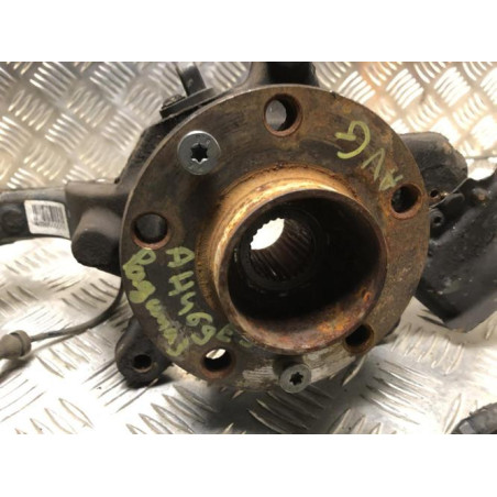 Fusee avant gauche RENAULT LAGUNA 3 PHASE 1 d’occasion