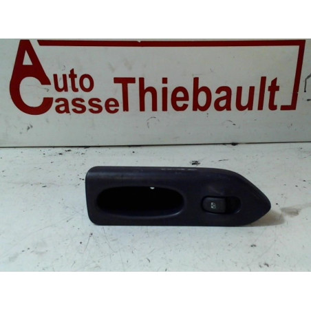 Interrupteur de leve vitre arriere droit RENAULT ESPACE III d’occasion