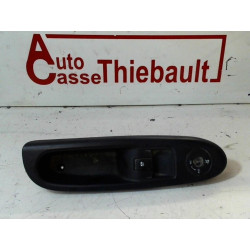 Interrupteur de leve vitre avant droit RENAULT CLIO II PHASE 2 d’occasion
