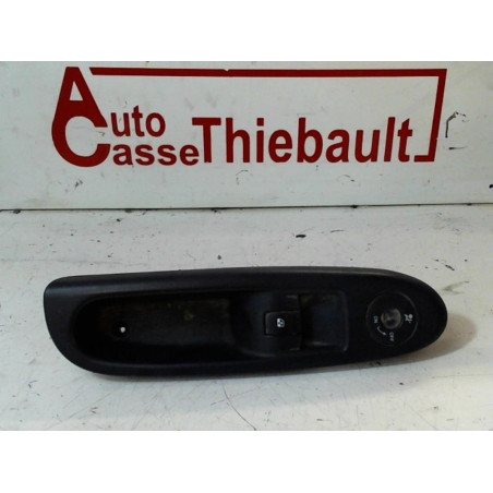 Interrupteur de leve vitre avant droit RENAULT CLIO II PHASE 2 d’occasion