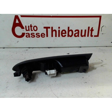 Interrupteur de leve vitre avant droit RENAULT CLIO II PHASE 2 d’occasion