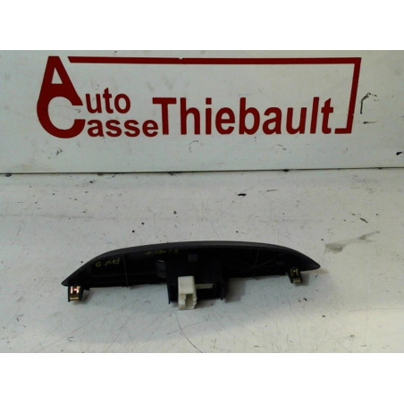Interrupteur de leve vitre avant droit TOYOTA YARIS 1.0 d’occasion