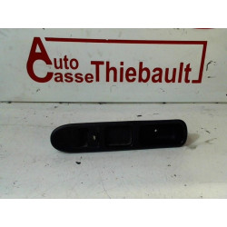 Interrupteur de leve vitre avant droit PEUGEOT 307 PHASE 1 d’occasion