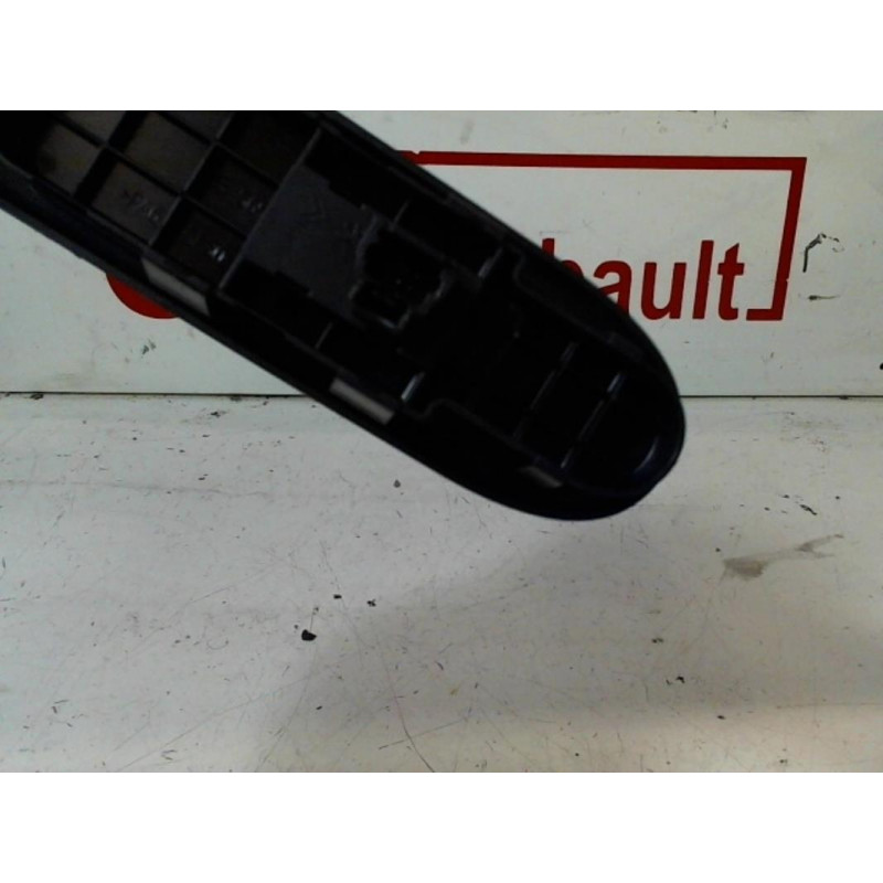 Interrupteur de leve vitre avant droit PEUGEOT 307 PHASE 1 d’occasion