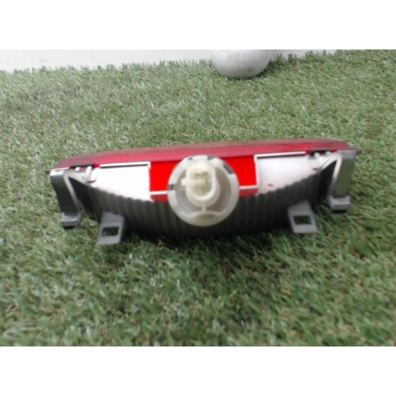 Feu arriere stop central NISSAN MICRA 3 PHASE 1 d’occasion
