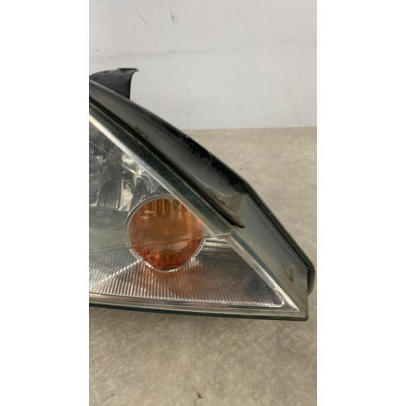 Optique avant principal droit (feux)(phare) FORD FOCUS 1 BREAK d’occasion