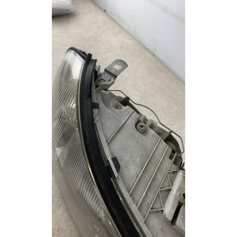 Optique avant principal droit (feux)(phare) FORD MONDEO 1 PHASE 2 d’occasion