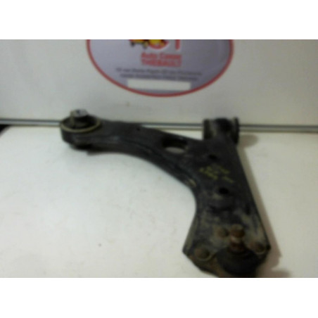 Triangle avant droit CITROEN NEMO 1.3 HDI d’occasion