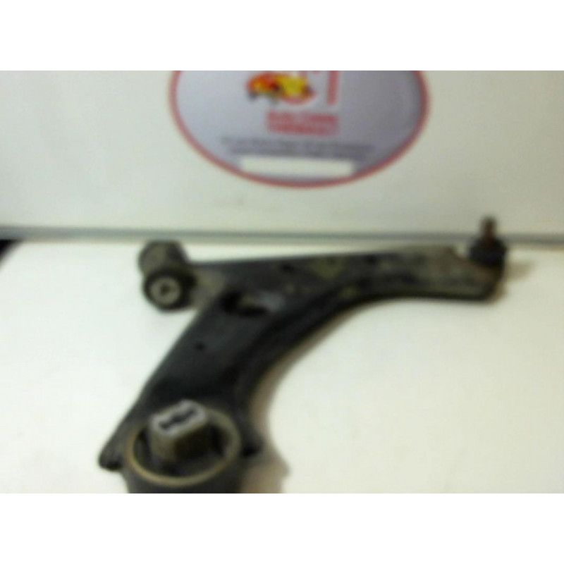 Triangle avant droit CITROEN NEMO 1.3 HDI d’occasion