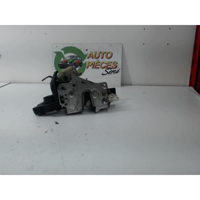 Actionneur serrure porte avant droite MERCEDES CLASSE C - BM 202 PHASE 1 d’occasion