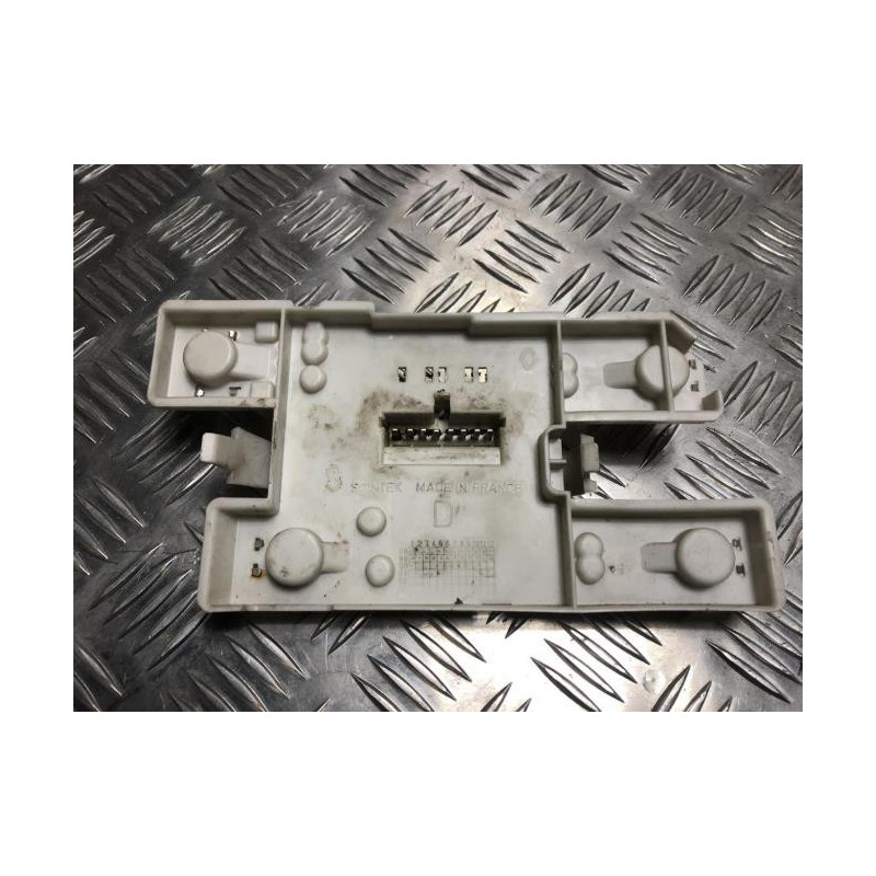 Platine feu arriere droit RENAULT CLIO 1 PHASE 1 d’occasion