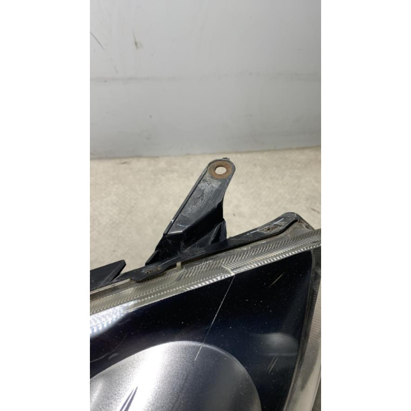 Optique avant principal gauche (feux)(phare) TOYOTA AVENSIS 2 PHASE 2 d’occasion