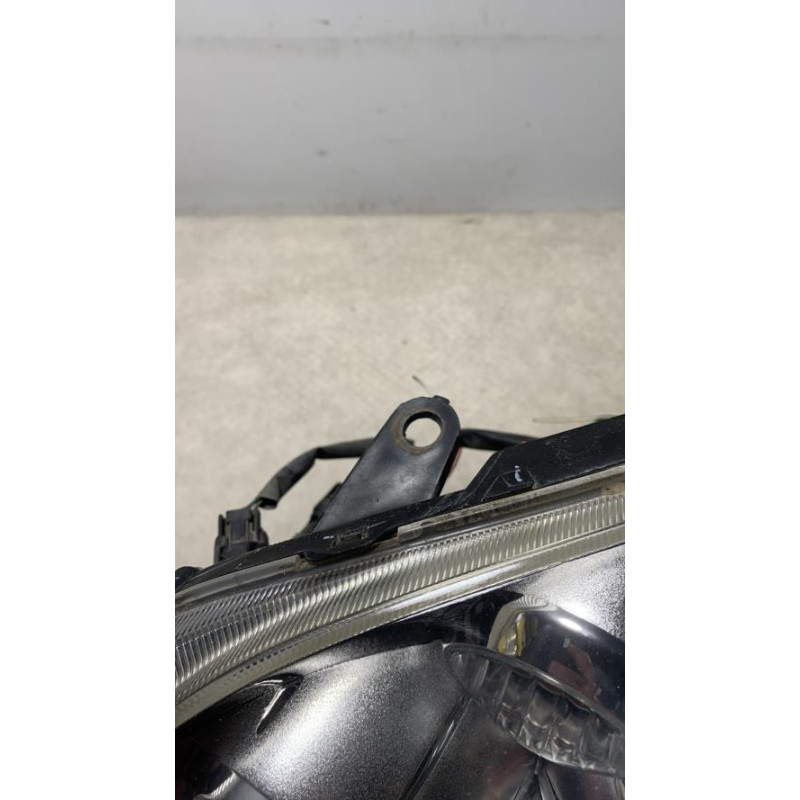 Optique avant principal gauche (feux)(phare) TOYOTA AVENSIS 2 PHASE 2 d’occasion