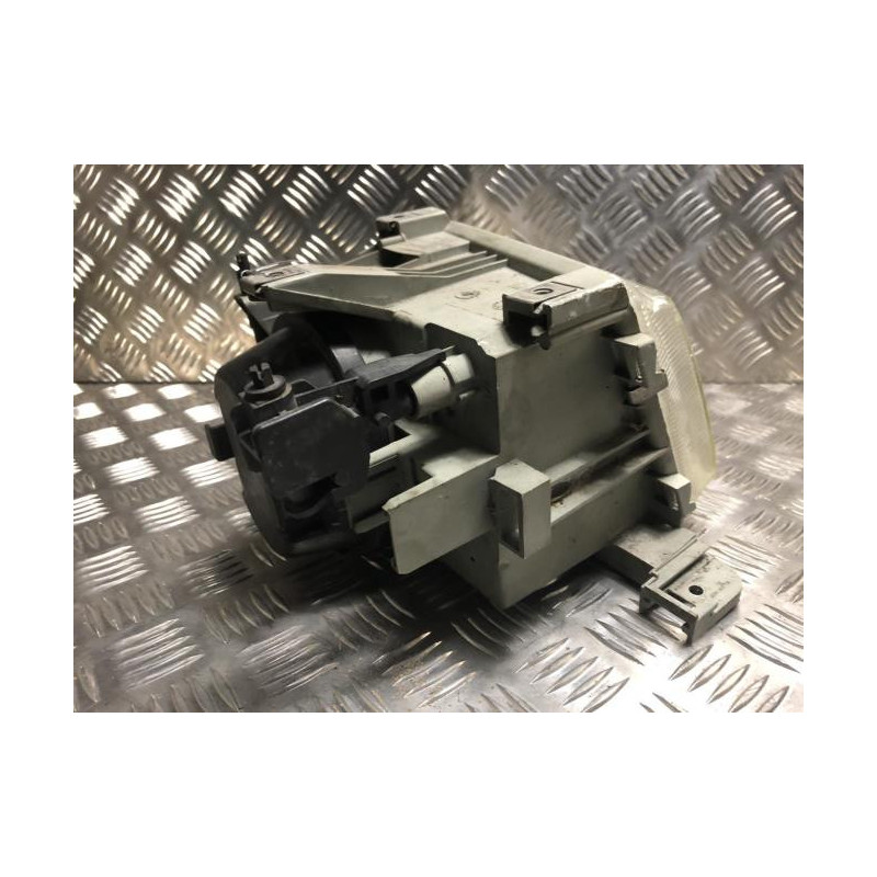 Optique avant principal droit (feux)(phare) RENAULT CLIO 1 PHASE 1 d’occasion