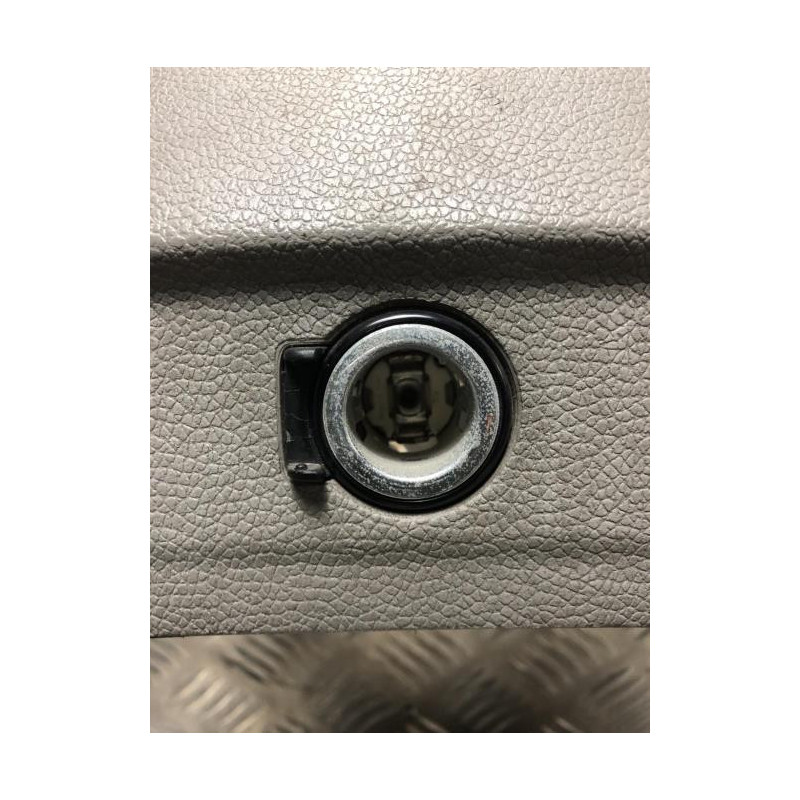 Allume cigare VOLKSWAGEN EOS CABRIO PHASE 1 d’occasion
