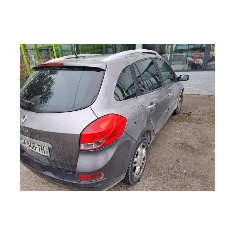 Platine feu arriere droit RENAULT CLIO 3 PHASE 1 BREAK d’occasion