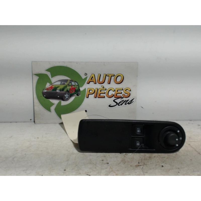 Interrupteur de leve vitre RENAULT CLIO 4 PHASE 1 d’occasion