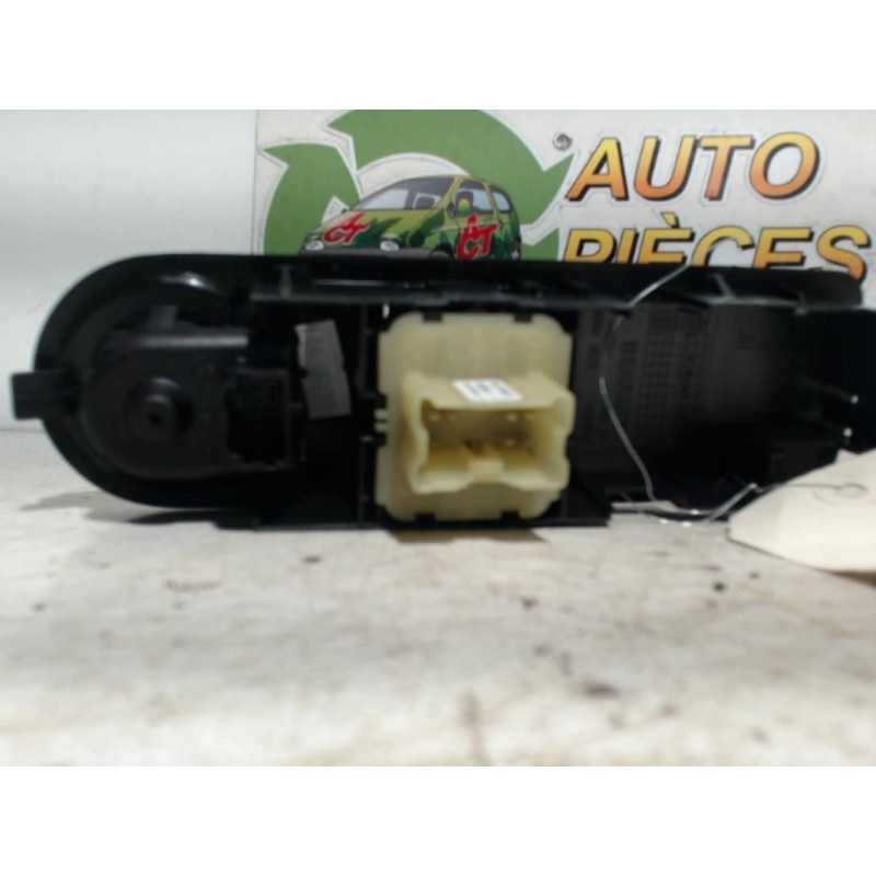 Interrupteur de leve vitre RENAULT CLIO 4 PHASE 1 d’occasion