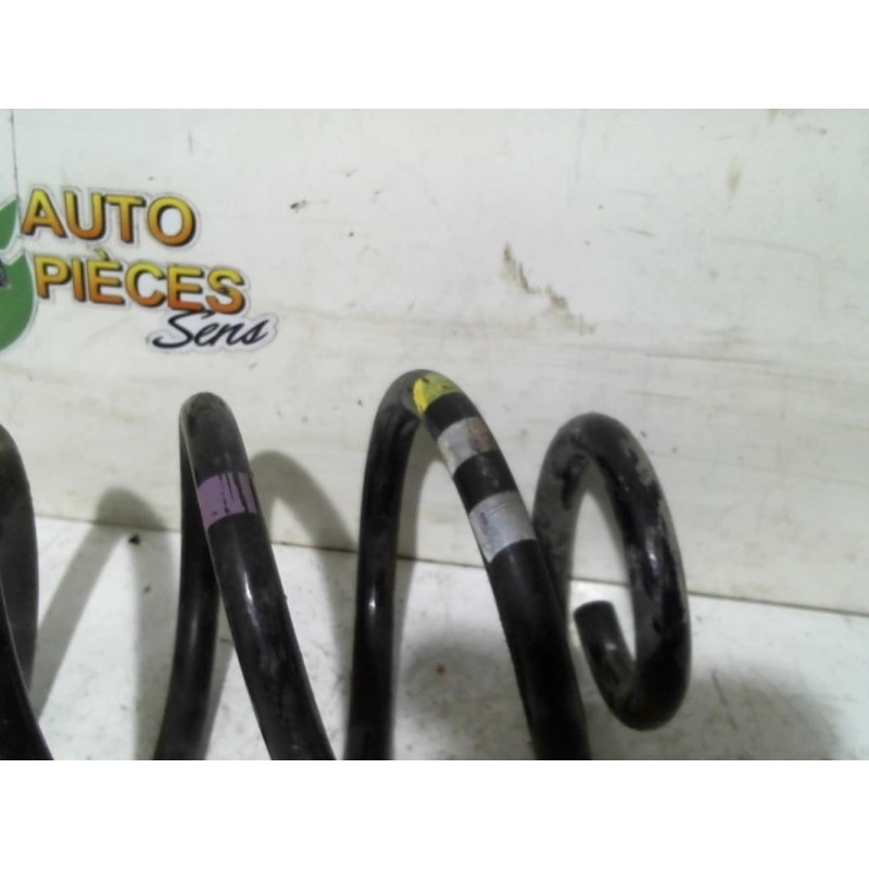 Ressort de suspension arriere droit PEUGEOT 3008 1 PHASE 1 d’occasion
