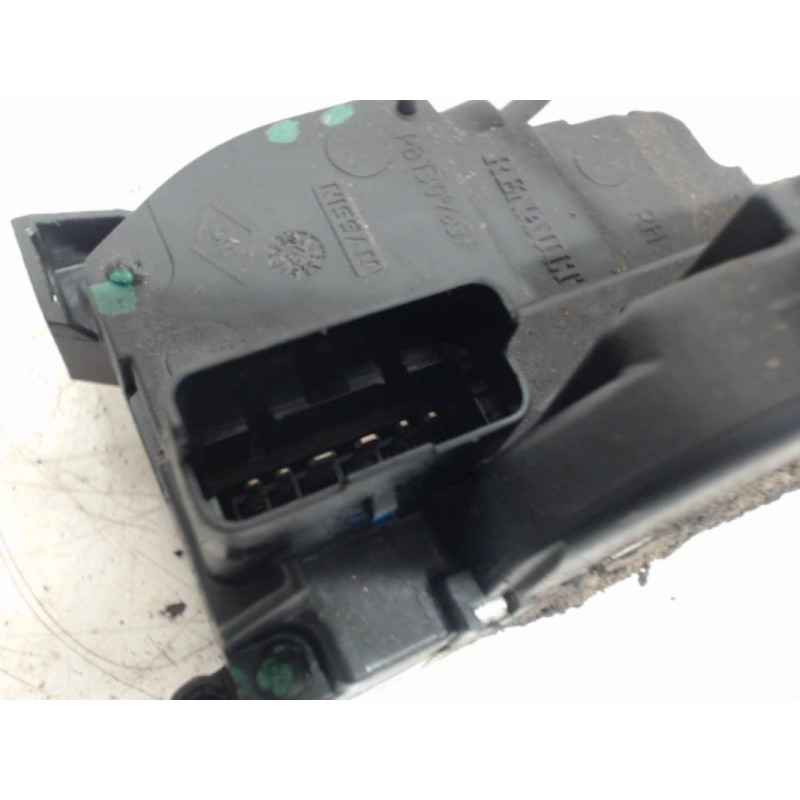 Serrure arriere droit RENAULT CLIO 3 PHASE 1 d’occasion