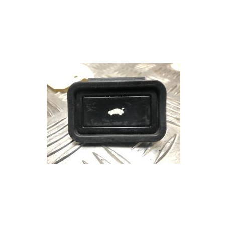 Bouton de coffre AUDI A8 2 PHASE 1 d’occasion