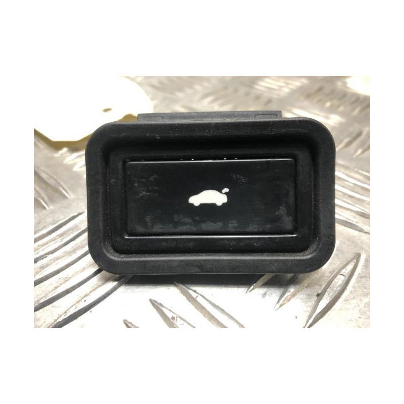 Bouton de coffre AUDI A8 2 PHASE 1 d’occasion