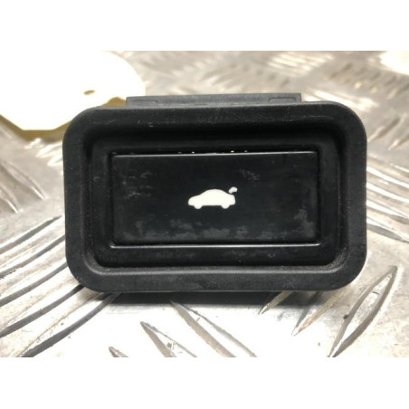 Bouton de coffre AUDI A8 2 PHASE 1 d’occasion