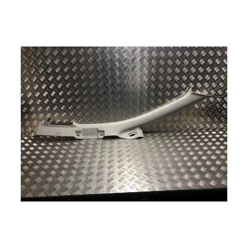 Garniture laterale arriere droite AUDI A8 2 PHASE 1 d’occasion
