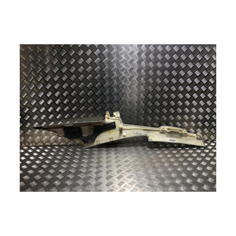 Garniture laterale arriere droite AUDI A8 2 PHASE 1 d’occasion