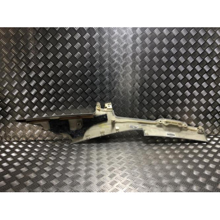Garniture laterale arriere droite AUDI A8 2 PHASE 1 d’occasion