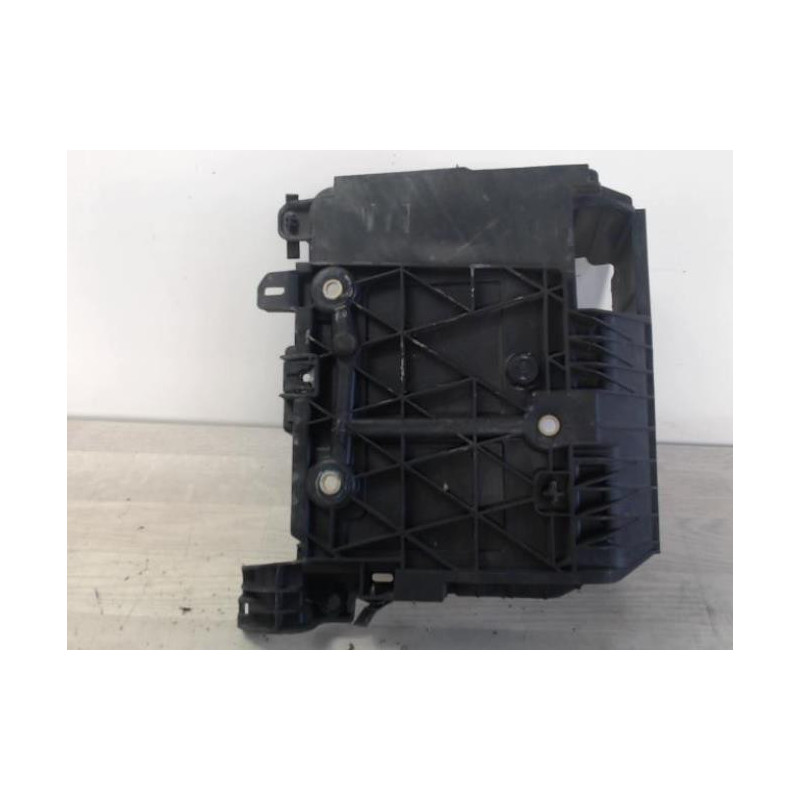 Coffre à batterie RENAULT MEGANE 2 PHASE 2 d’occasion