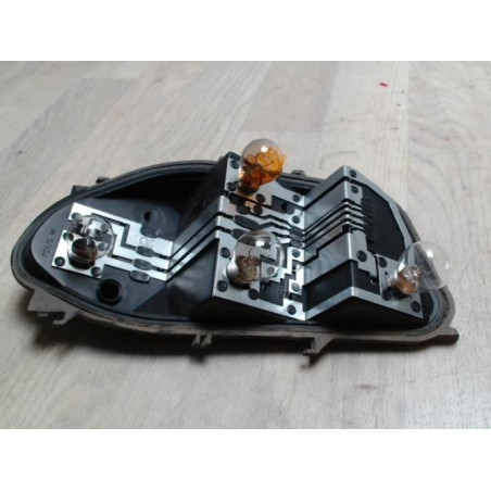 Platine feu arriere droit RENAULT CLIO 3 PHASE 1 d’occasion