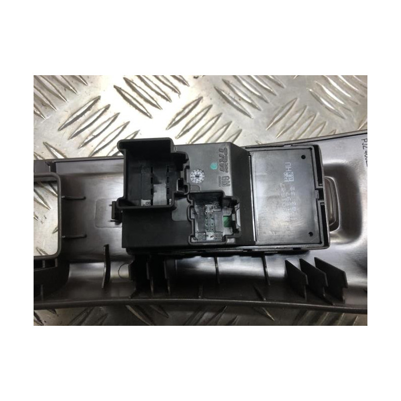 Interrupteur de leve vitre avant droit OPEL MERIVA B PHASE 1 d’occasion