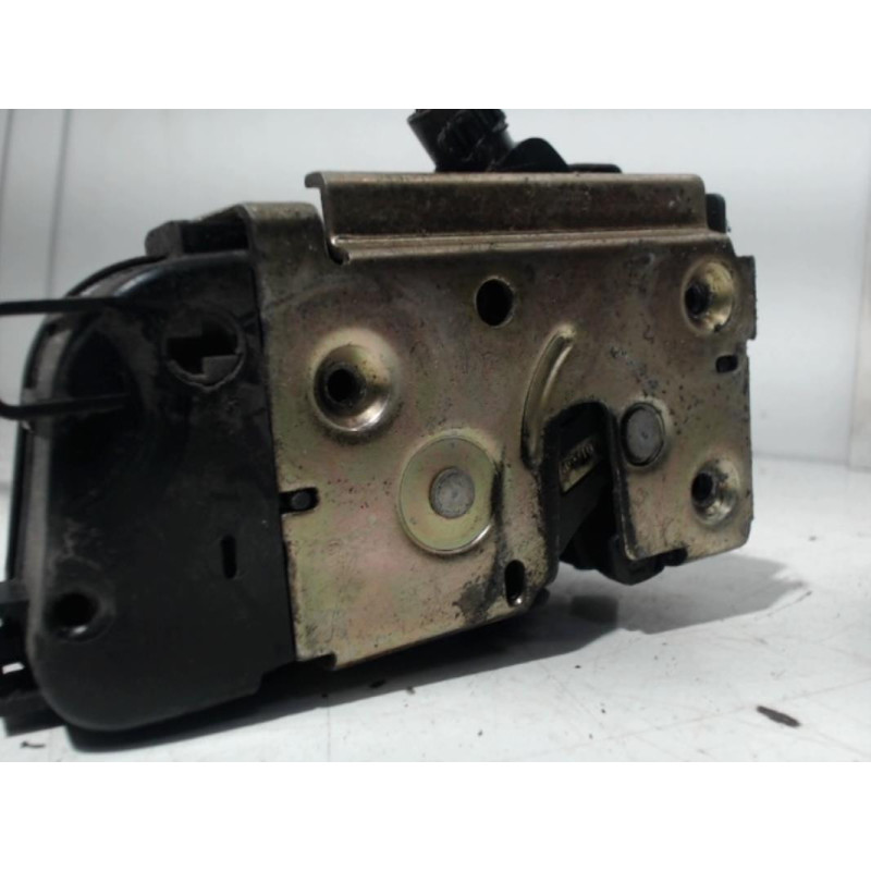 Serrure arriere droit RENAULT SCENIC 2 PHASE 1 d’occasion