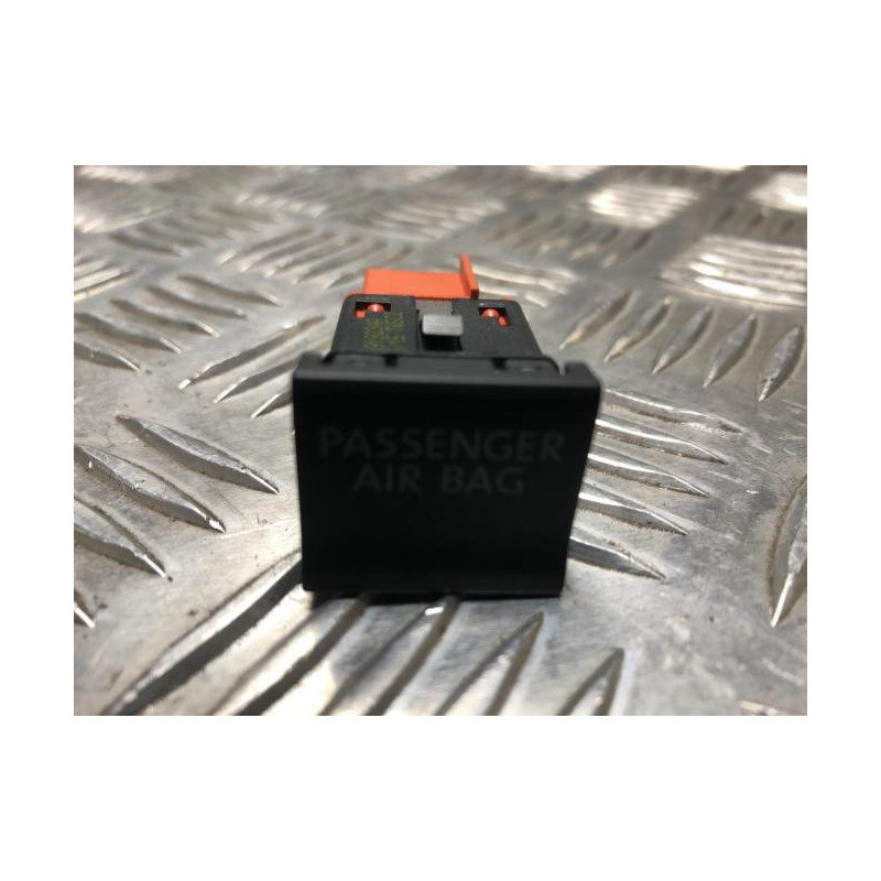 Bouton/Interrupteur VOLKSWAGEN POLO 5 PHASE 2 d’occasion