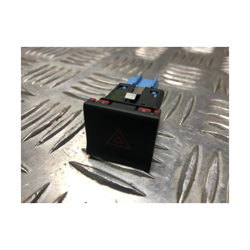 Bouton de warning VOLKSWAGEN POLO 5 PHASE 2 d’occasion