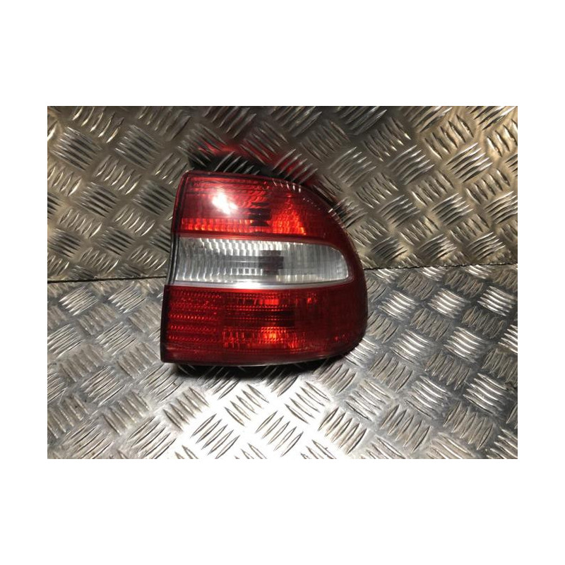 Feu arriere principal droit (feux) VOLVO V 40 1 PHASE 2 BREAK d’occasion