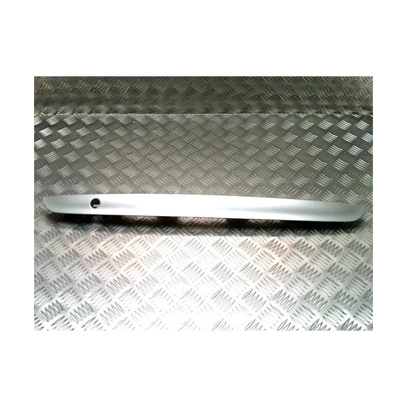 Baguette de coffre TOYOTA COROLLA 10 PHASE 2 d’occasion