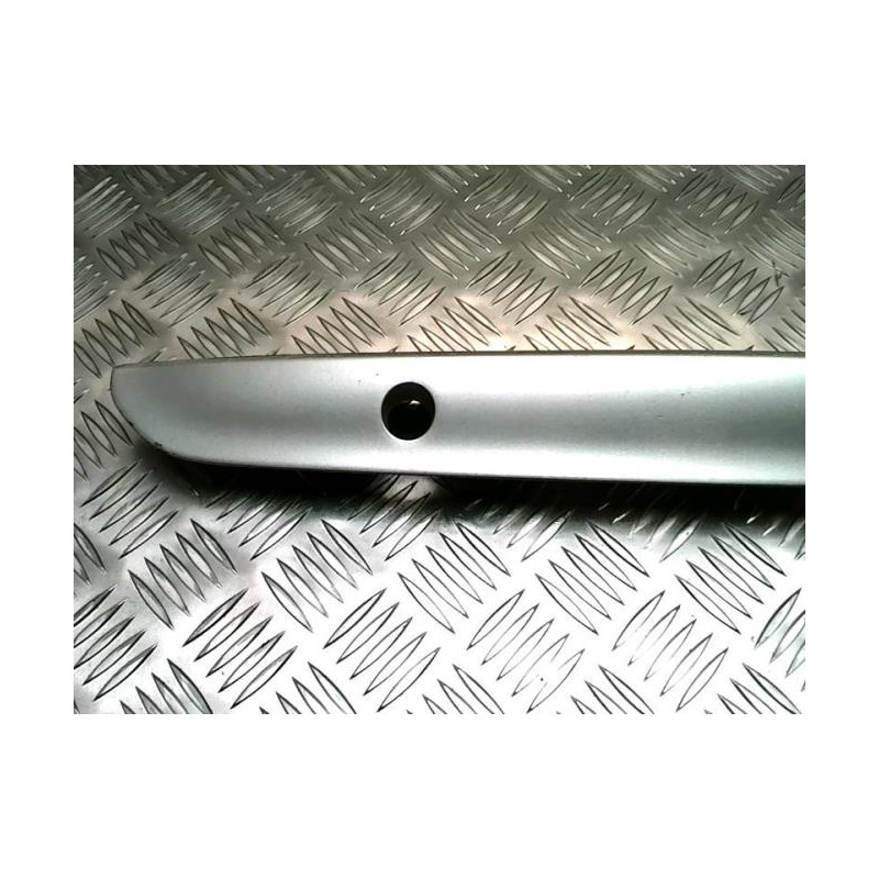 Baguette de coffre TOYOTA COROLLA 10 PHASE 2 d’occasion