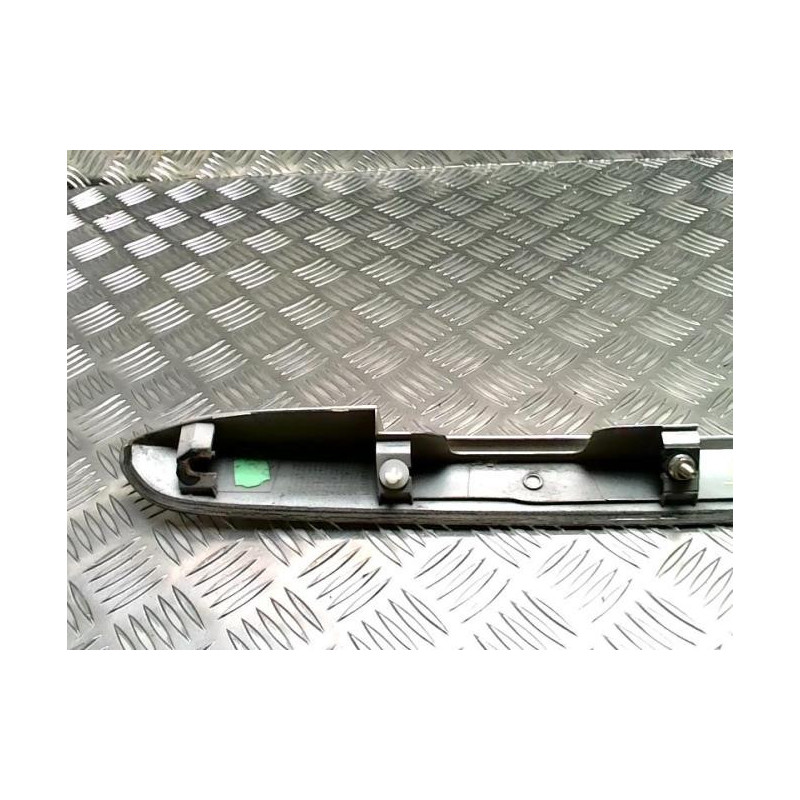 Baguette de coffre TOYOTA COROLLA 10 PHASE 2 d’occasion