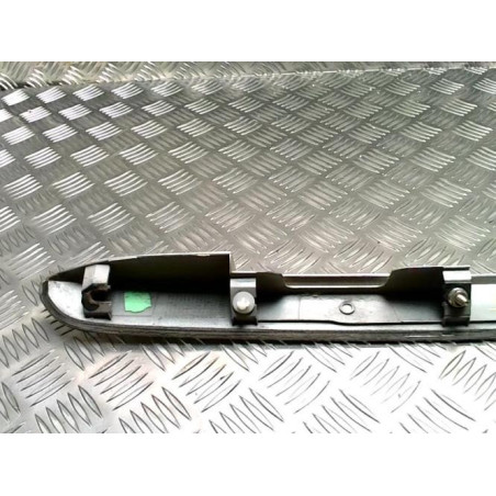 Baguette de coffre TOYOTA COROLLA 10 PHASE 2 d’occasion