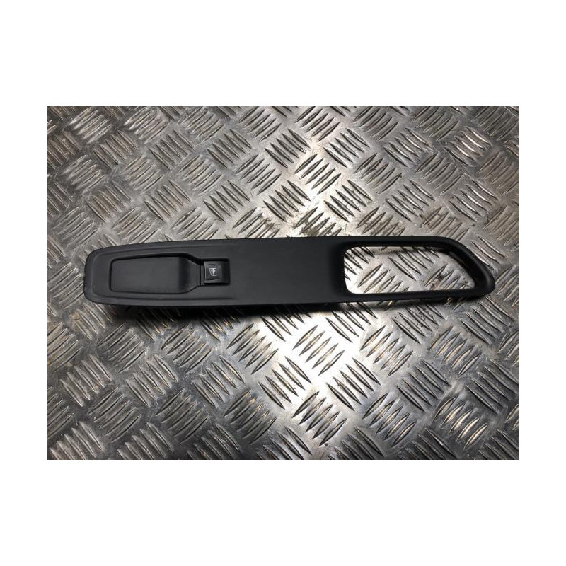 Interrupteur de leve vitre avant droit RENAULT CLIO 4 PHASE 2 d’occasion